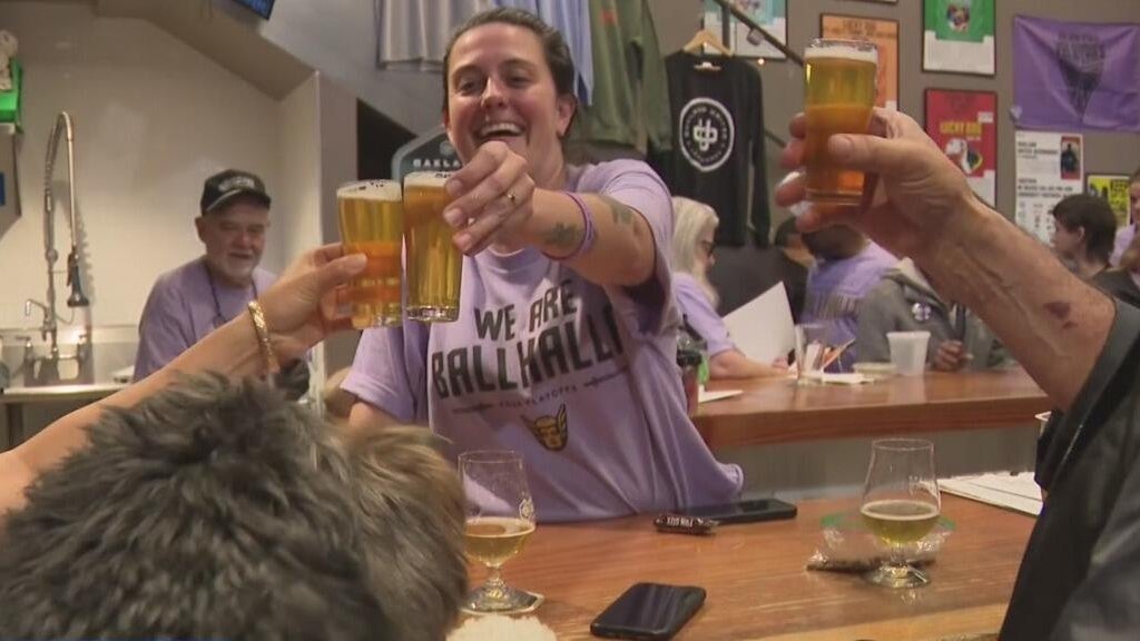 Valkyries fans pack Oakland bar to cheer on team as playoff series shifts to Atlanta — CBS Bay Area (KPIX), San Rafael Dining news