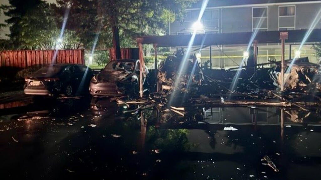 Overnight fire at San Jose housing complex damages more than 20 vehicles, carport — CBS Bay Area (KPIX), San Rafael Community news