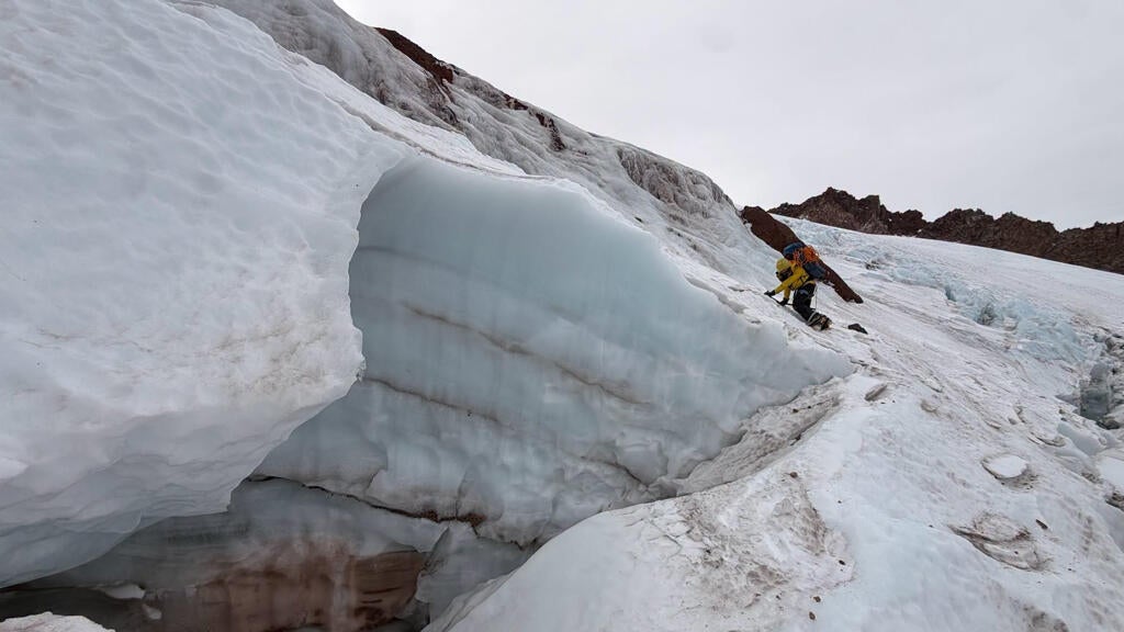 Florida man injured climbing California's Mount Shasta rescued after 2 nights in freezing temps — CBS Bay Area (KPIX), San Rafael Health news