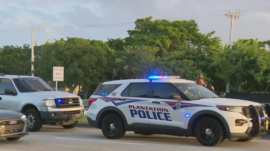 Deadly motorcycle crash shuts down lanes in Plantation — CBS Miami, San Rafael Community news