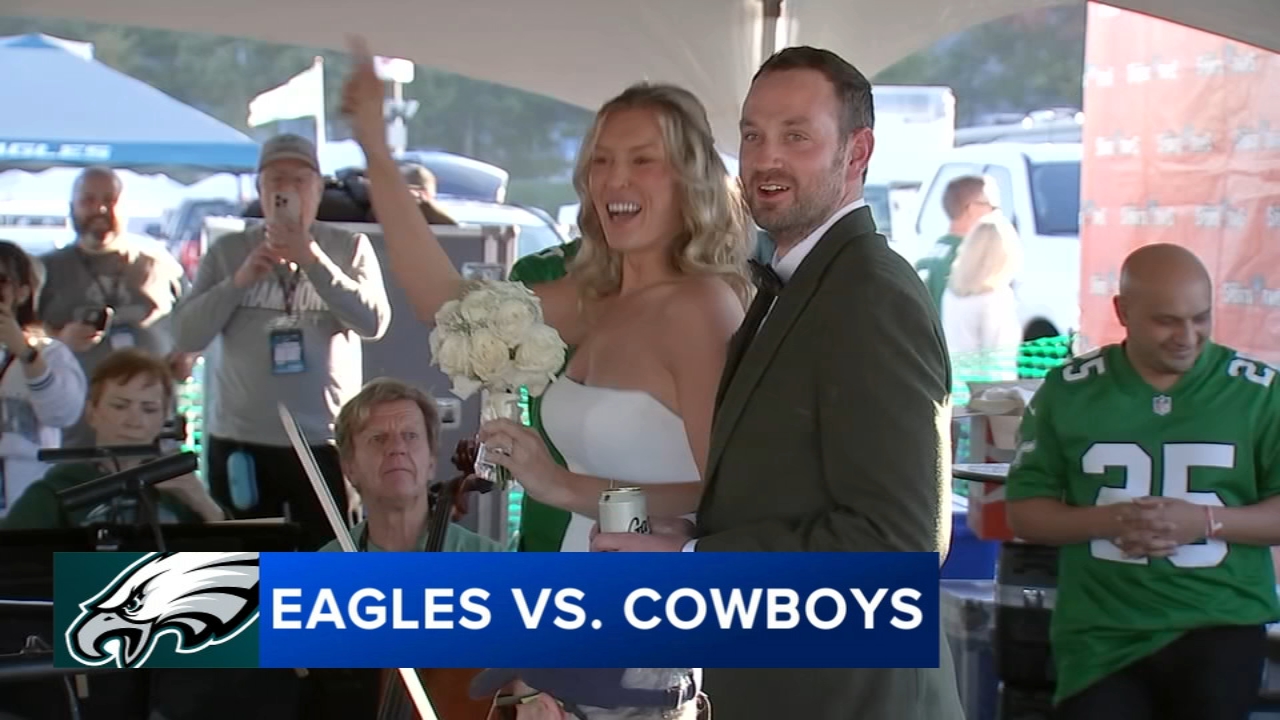 Chicago couple Lindsey Carl, Brandon Byrd get married at Philadelphia Eagles tailgate before MNF
       — San Rafael Community news