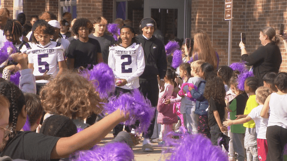 Green Bay West students send off football team for first playoff appearance in decades — Fox 11 Green Bay Local, San Rafael Schools news