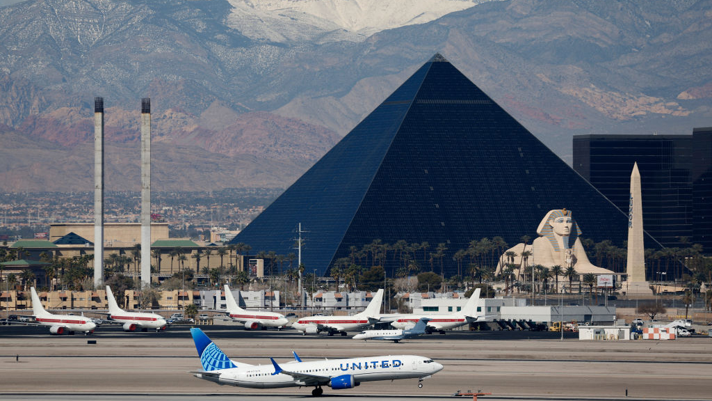 Flight rerouted after passenger threatened to hijack plane — San Rafael Community news